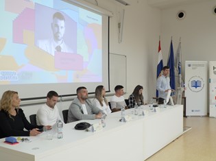 02-0.jpg
